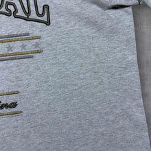 Load image into Gallery viewer, Vintage Hanes "Oriental, North Carolina" USA Tourist Graphic Grey Single Stitch T-Shirt