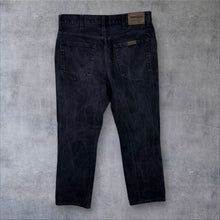 Load image into Gallery viewer, Wrangler "Regular Fit" Faded Black Straight Leg Cotton Denim Jeans