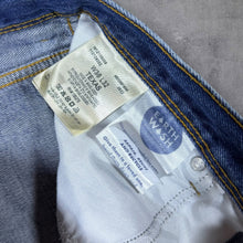 Load image into Gallery viewer, Wrangler "Texas" Faded Blue Straight Leg Regular Fit Denim Cotton Jeans