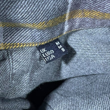 Load image into Gallery viewer, Barbour "Tailored Fit" Classic Grey Long Sleeve Button-Down Cotton Shirt