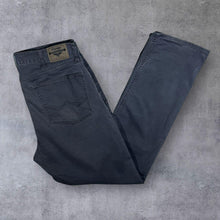 Load image into Gallery viewer, Wrangler Flex "Straight Fit" Grey Straight Leg Cotton Chinos Trousers