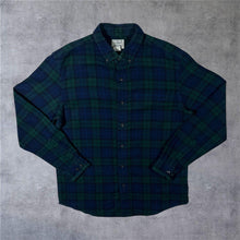Load image into Gallery viewer, Vintage L.L.Bean "Slightly Fitted" Tartan Check Long Sleeve Button-Down Flannel Shirt