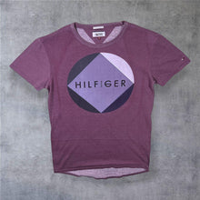 Load image into Gallery viewer, Hilfiger Denim Tommy Hilfiger Spellout Graphic Longline Burgundy T-Shirt