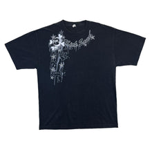 Load image into Gallery viewer, Early 00's PISMO BEACH KICK SAND "Ocean Dunes" Surfer Skate Y2K Spellout Graphic T-Shirt