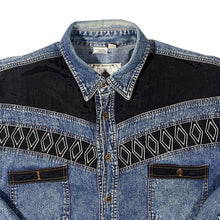 Load image into Gallery viewer, Vintage Men's Company Cowboy Western Embroidered Blue Denim Long Sleeve Shirt
