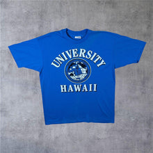 Load image into Gallery viewer, Vintage 90's Hanes University Of Hawaii Souvenir Spellout Graphic Single Stitch T-Shirt
