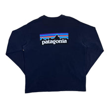 Load image into Gallery viewer, PATAGONIA "Regular Fit" Classic Logo Spellout Graphic Long Sleeve T-Shirt