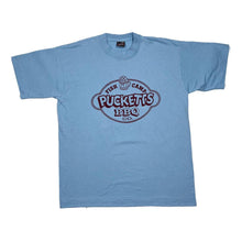 Load image into Gallery viewer, Vintage 90’s PUCKETTS BBQ CO. “Fish Camp” Souvenir Graphic Single Stitch T-Shirt