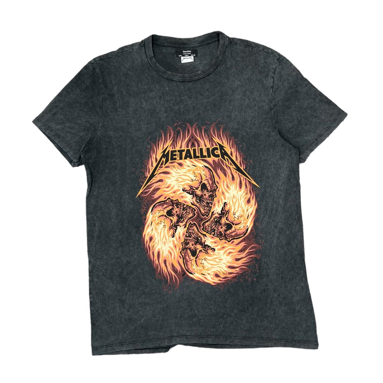 Bershka x METALLICA Flaming Skull Logo Spellout Graphic Thrash