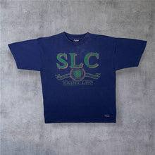 Load image into Gallery viewer, Vintage Jansport Saint Leo College “Monarchs” Souvenir Graphic Navy Blue T-Shirt