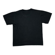 Load image into Gallery viewer, Early 00's Joligolf THAILAND "The Safari" Crocodile Souvenir Spellout Graphic T-Shirt