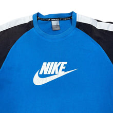 Load image into Gallery viewer, Early 00's NIKE Classic Big Logo Spellout Graphic Colour Block Raglan T-Shirt