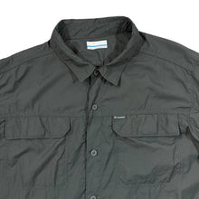 Load image into Gallery viewer, COLUMBIA SPORTSWEAR &quot;Omni-Shade&quot; Classic Dark Grey Long Sleeve Nylon Outdoor Shirt

