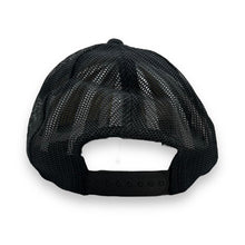 Load image into Gallery viewer, Vintage 90's AUSTRIA Embroidered Souvenir Flag Spellout Mesh Trucker Baseball Cap