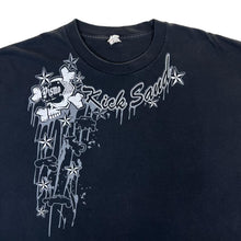 Load image into Gallery viewer, Early 00's PISMO BEACH KICK SAND "Ocean Dunes" Surfer Skate Y2K Spellout Graphic T-Shirt