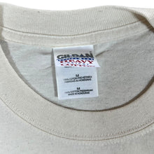 Load image into Gallery viewer, Early 00's NEVADA "The Silver State" Map Souvenir Spellout Graphic Cream T-Shirt
