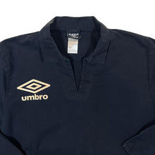 Load image into Gallery viewer, UMBRO Classic Logo Spellout Graphic Black Drill Pullover Training Sweatshirt Top