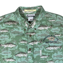 Load image into Gallery viewer, COLUMBIA "Suffolk, VA" Fish Patterned Cotton Short Sleeve Button-Up Shirt