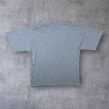 Load image into Gallery viewer, Early 00’s Sydney “One Of The World’s Greatest Cities” Australia Souvenir Graphic T-Shirt