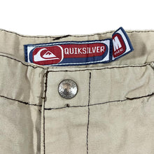 Load image into Gallery viewer, Early 00's QUIKSILVER Classic Skater Pocket Beige Cargo Cotton Shorts