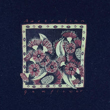 Load image into Gallery viewer, Vintage 90's Aussie Themes AUSTRALIAN GUMFLOWER Souvenir Graphic Crewneck Sweatshirt