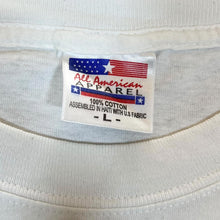 Load image into Gallery viewer, Vintage SEBRING (2002) Le Mans Racing Motorsports Souvenir Spellout Graphic T-Shirt