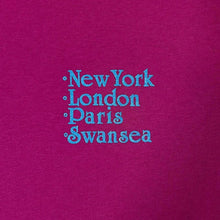 Load image into Gallery viewer, Vintage 90's Screen Stars NEW YORK LONDON PARIS SWANSEA Souvenir Graphic Single Stitch T-Shirt