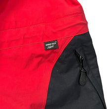 Load image into Gallery viewer, Vintage SPRAYWAY Gore-Tex Classic Hiking Outdoor Utility Hooded Windbreaker Jacket