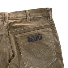 Load image into Gallery viewer, WRANGLER "Texas Stretch" Classic Brown Corduroy Cord Straight Leg Trousers