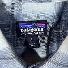 Load image into Gallery viewer, Patagonia Organic Cotton Grey White Plaid Check Long Sleeve Shirt