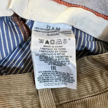 Load image into Gallery viewer, DOCKERS "Slim Fit" Classic Beige Corduroy Cord Straight Leg Trousers