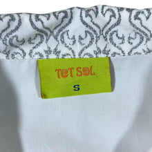 Load image into Gallery viewer, Early 00's Totsol Gothic Biker Tribal Dragon Graphic White Short Sleeve Shirt