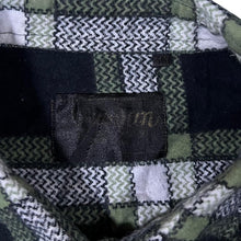 Load image into Gallery viewer, Vintage Faoyun Black Green Plaid Check Long Sleeve Cotton Flannel Shirt