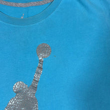 Load image into Gallery viewer, JORDAN "Air" Basketball Logo Spellout Graphic Blue Short Sleeve T-Shirt