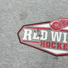 Load image into Gallery viewer, NHL DETROIT RED WINGS Ice Hockey Logo Spellout Graphic Pullover Hoodie