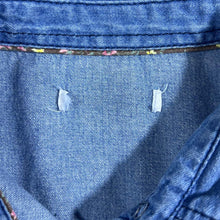 Load image into Gallery viewer, Early 00's Cowboy Western Style Embroidered Floral Popper Blue Denim Long Sleeve Shirt