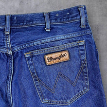 Load image into Gallery viewer, Wrangler "Texas" Classic Blue Straight Leg Regular Fit Denim Jeans