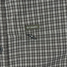Load image into Gallery viewer, Columbia Sportswear Grey White Check Utility Outdoor Short Sleeve Shirt