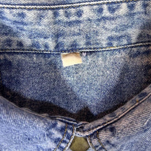 Load image into Gallery viewer, Vintage Cowboy Western Acid Wash Blue Denim Popper Long Sleeve Shirt