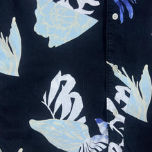 Load image into Gallery viewer, LEVI'S "Relaxed" Tropical Hawaiian Patterned Short Sleeve Open Collar Shirt