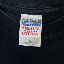 Load image into Gallery viewer, Early 00's MONTY PHYTHON'S SPAMALOT "I'm Not Dead Yet" Musical Souvenir Spellout Graphic T-Shirt