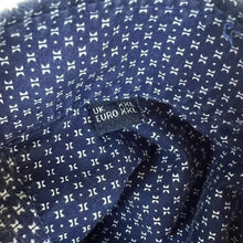 Load image into Gallery viewer, Barbour "Tailored Fit" Patterned Navy Blue Short Sleeve Button-Up Cotton Shirt