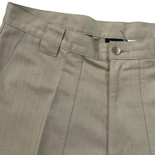 Load image into Gallery viewer, NIKE GOLF Classic Front Pleat Embroidered Mini Logo Shorts