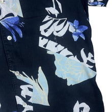 Load image into Gallery viewer, LEVI'S "Relaxed" Tropical Hawaiian Patterned Short Sleeve Open Collar Shirt