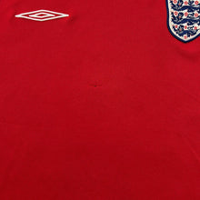 Load image into Gallery viewer, Early 00's UMBRO ENGLAND Football Embroidered Emblem Reversible Football Shirt Jersey