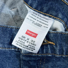 Load image into Gallery viewer, Early 00's WRANGLER Classic Straight Leg Regular Fit Blue Denim Jeans