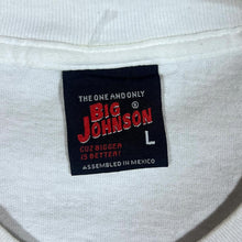 Load image into Gallery viewer, Vintage BIG JOHNSON (2000) "Hawaii" Novelty Souvenir Spellout Graphic White T-Shirt