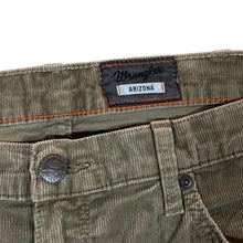Load image into Gallery viewer, WRANGLER "Arizona" Classic Brown Corduroy Cord Straight Leg Trousers