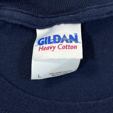 Load image into Gallery viewer, THE BOURNE CONSPIRACY (2008) Robert Ludlum Video Game Promo Spellout Graphic T-Shirt