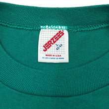 Load image into Gallery viewer, Vintage 90's Jerzees Winter Nature Animal Wildlife Scene Graphic Single Stitch T-Shirt